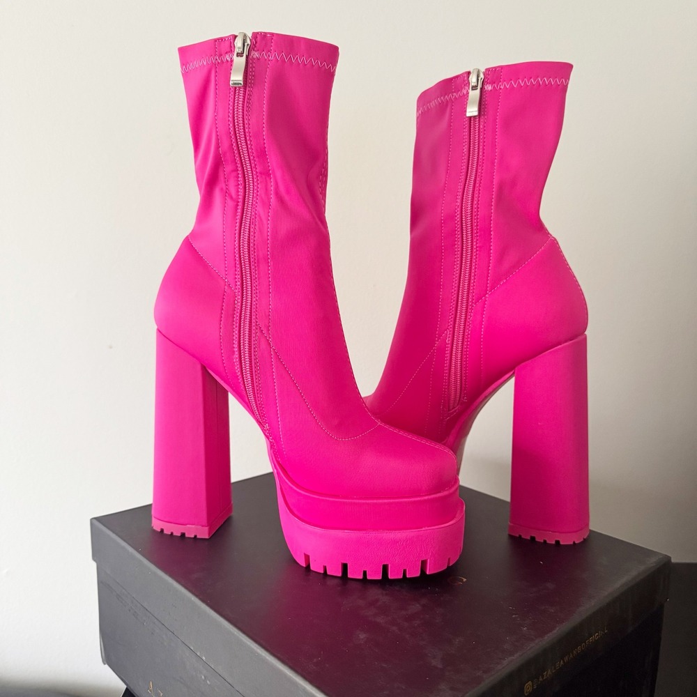 Azalea Wang Pink Icing Monochrome Platform Ankle Boots NIB 7 Bootie Barbiecore